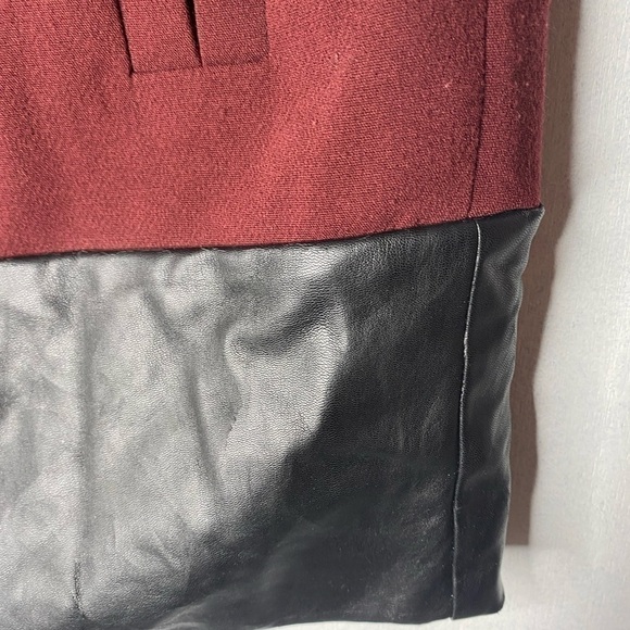 BANANA REPUBLIC MAROON DRESS WITH TRIM ACCENT WITH 2 FRONT POCKETS - Picture 6 of 8